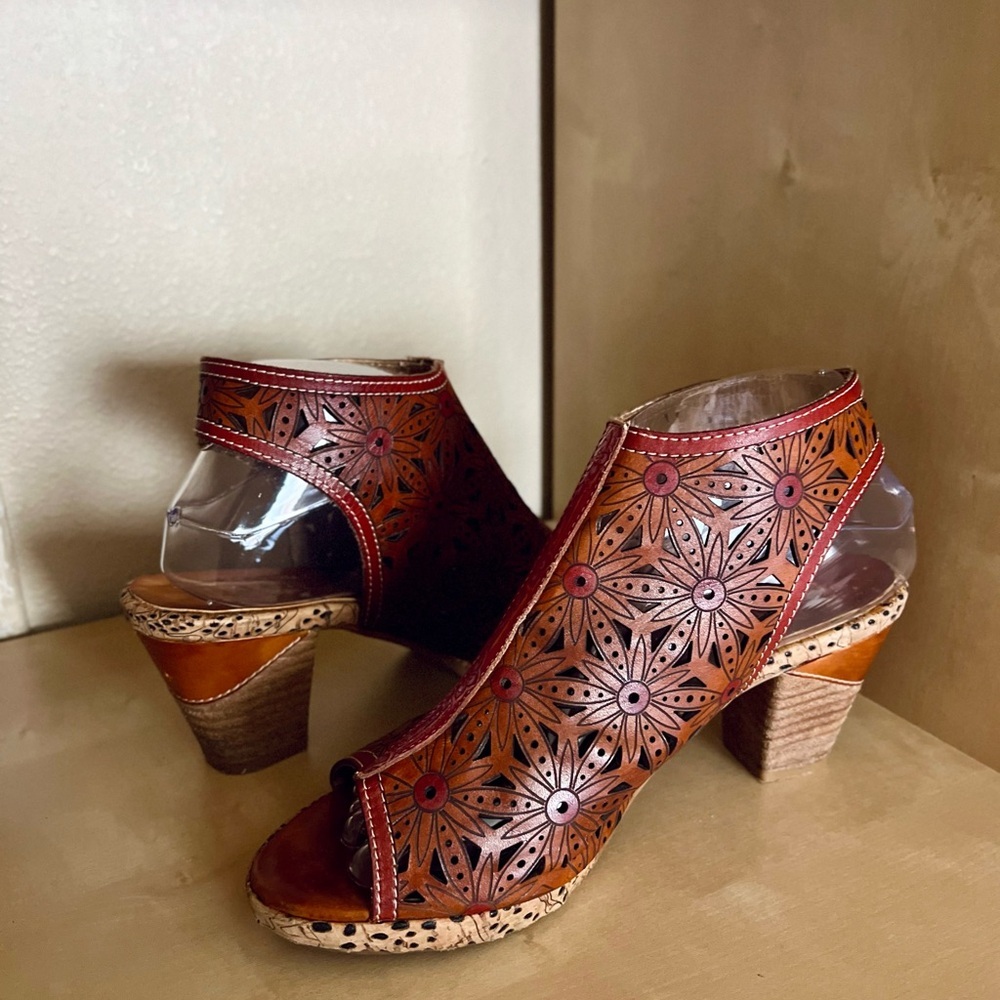 L'Artiste Spring Step Marjan-Cam Brown Floral Laser-Cut Leather Sling-back Heels - Picture 2 of 12